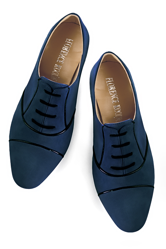 Navy blue and gloss black essential lace up shoes. Round toe. Low